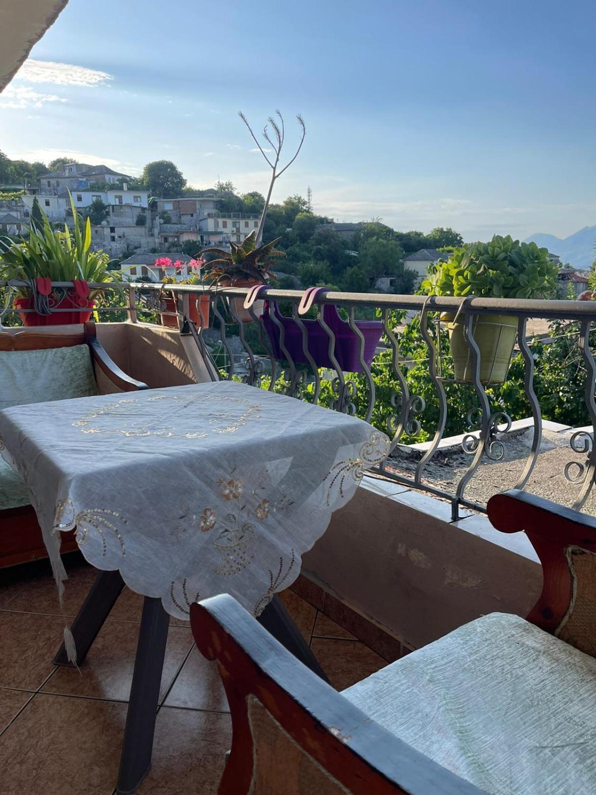 Guest House Lengo Gjirokastër المظهر الخارجي الصورة